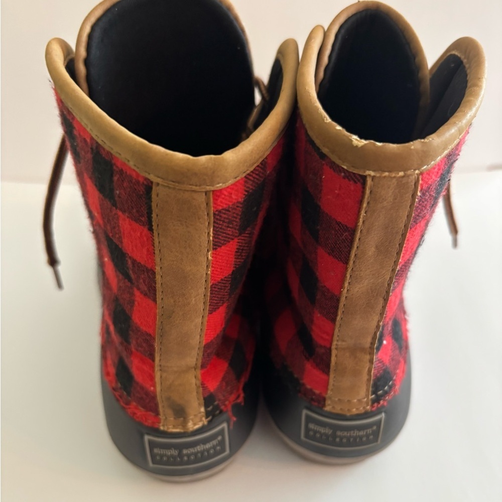 Simply Southern Plaid Duck Boots – Size 9 – Water Resistant & Stylish - Picture 5 of 11